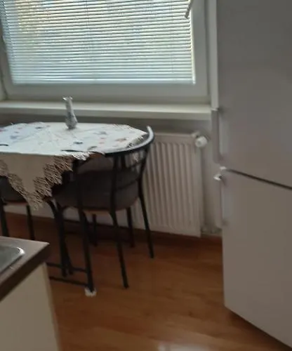 Prijemne Byvanie, V Tichej Lokalite, Vytah * Rymawska Sobota